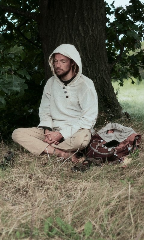 Een vijfdaagse verdiepende wandeltocht door de natuurgebieden van onze zuidergrens, inclusief een tweedaagse stilteretraite in het trappistenklooster Abdij Koningshoeven.